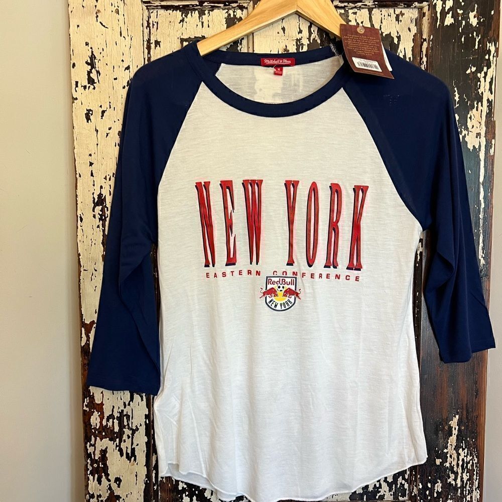 NWT Mitchell & Ness MLS The New York Red Bulls size Medium Raglan Shirt. medium